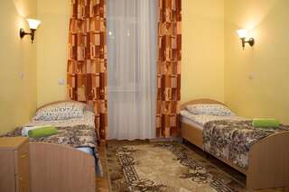 Гостиница Логос  Санкт-Петербург Двухместный номер с 2 отдельными кроватями и общей ванной комнатой-11